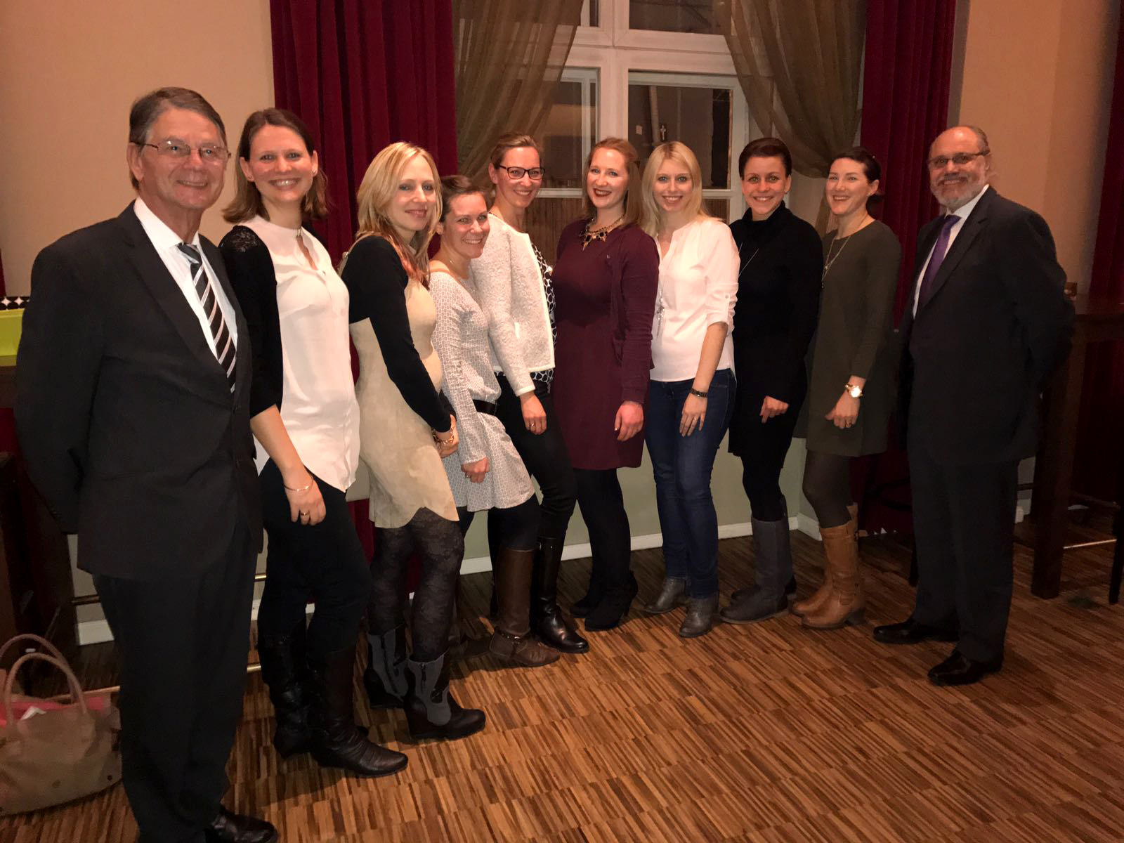 Weihnachtsfeier der KFO Praxis von Fr. Dr. Jana Wachter